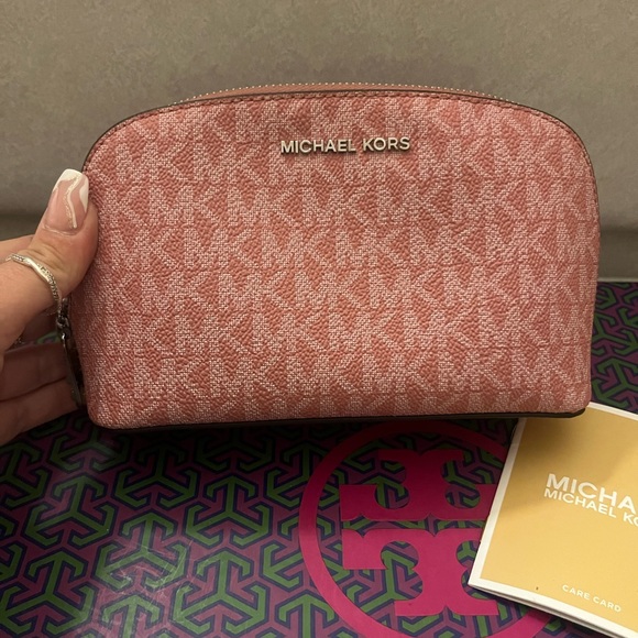 Michael Kors Blush Pink Makeup Pouch - Picture 1 of 5